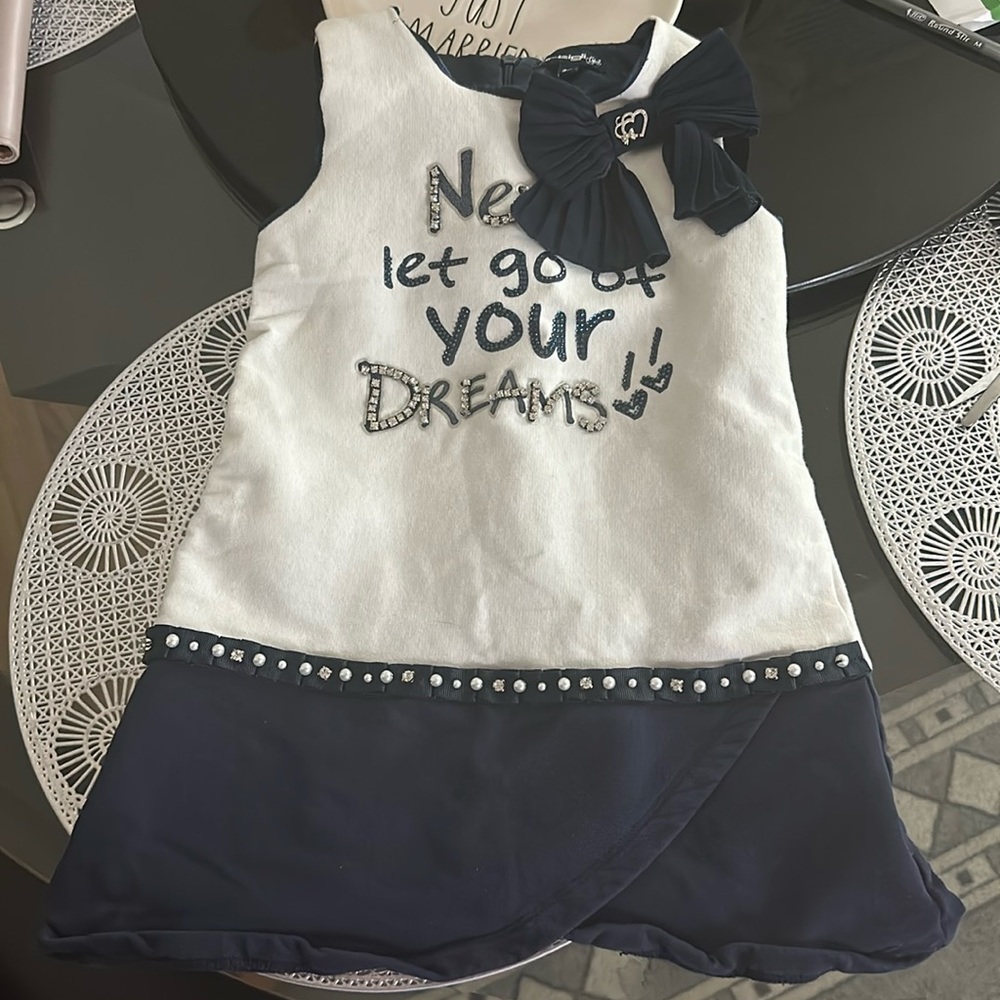 Girl’s dress